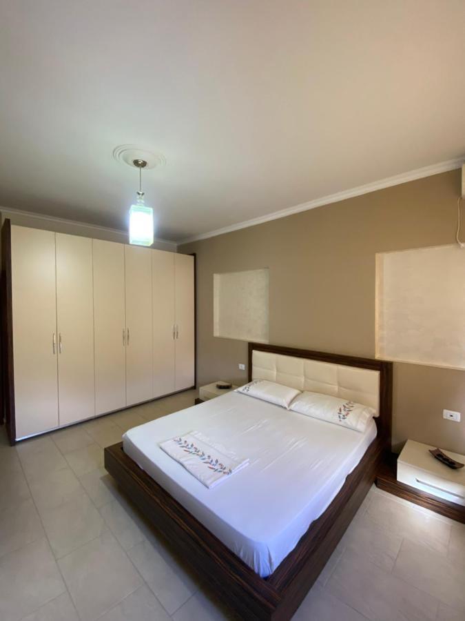 Marina House Appartement Vlorë Buitenkant foto