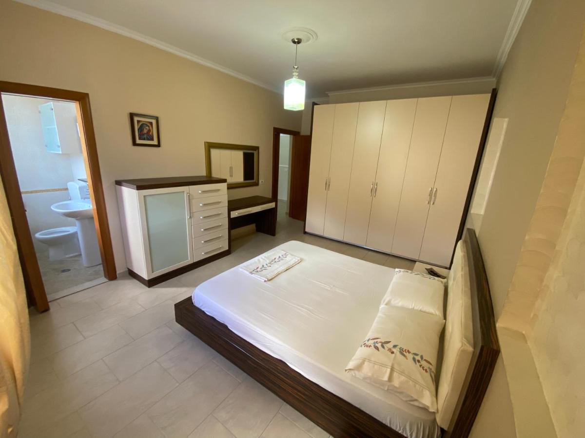 Marina House Appartement Vlorë Buitenkant foto