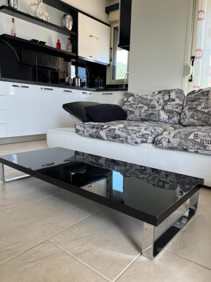 Marina House Appartement Vlorë Buitenkant foto