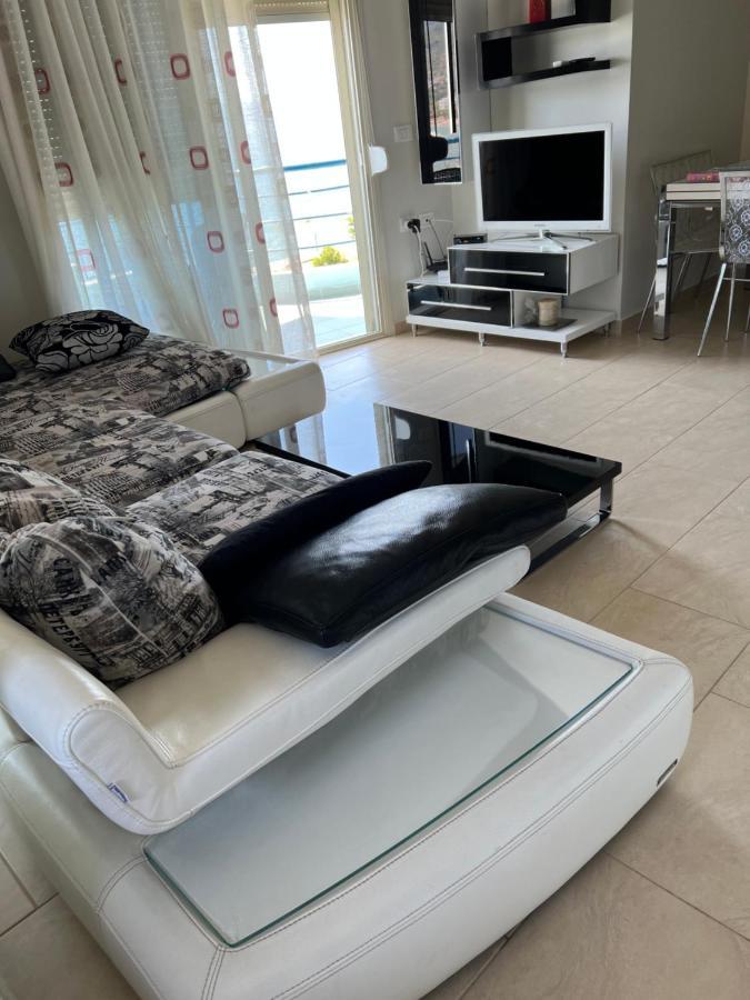 Marina House Appartement Vlorë Buitenkant foto